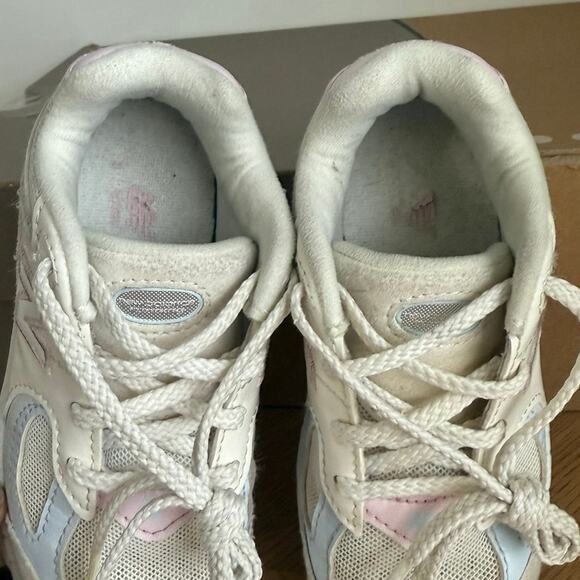 New Balance 2002 R Sea Salt/Pink/Ice Blue Toddler Sneakers - SZ 9 C - Picture 7 of 13